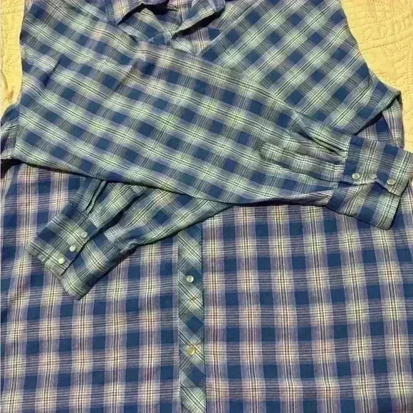 Preowned Women’s Wrangler Button Down Checkered Shirt Size XL W/ pearl buttons - Picture 2 of 9